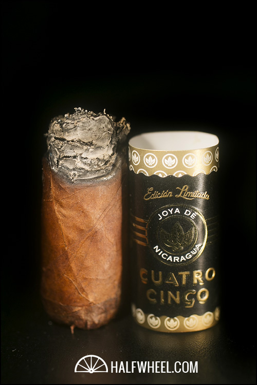 JOYA DE NICARAGUA CUATRO CINCO 雪茄