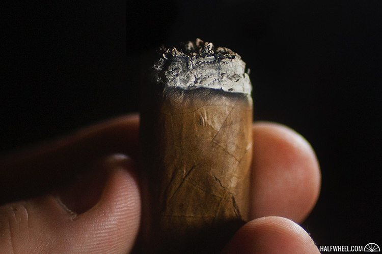 帕德龙50 周年限量版自然色 PADRÓN 50TH ANNIVERSARY LIMITED EDITION NATURAL 雪茄