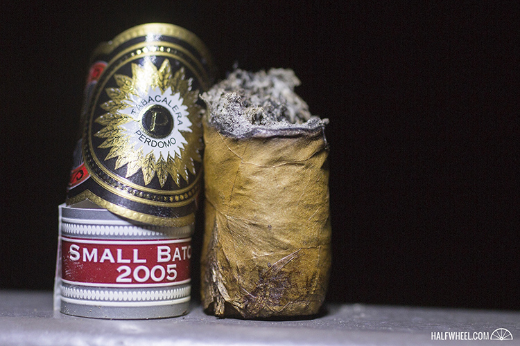 佩尔德莫 小批量 2005 康涅狄格罗斯柴尔德 - PERDOMO SMALL BATCH 2005 CONNECTICUT ROTHSCHILD 雪茄