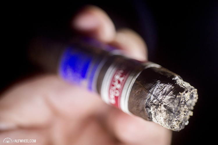 REGIUS EXCLUSIVO U.S.A. OSCURO ESPECIAL PRESSED PERFECTO 雪茄