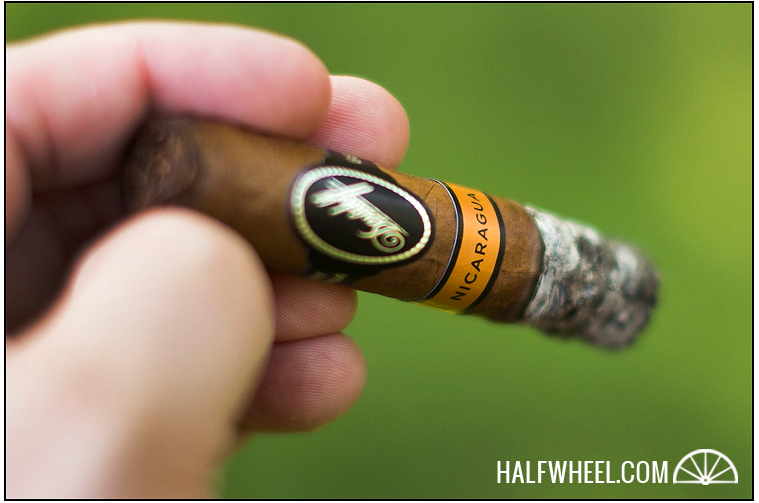 Davidoff Nicaragua Short Corona 2